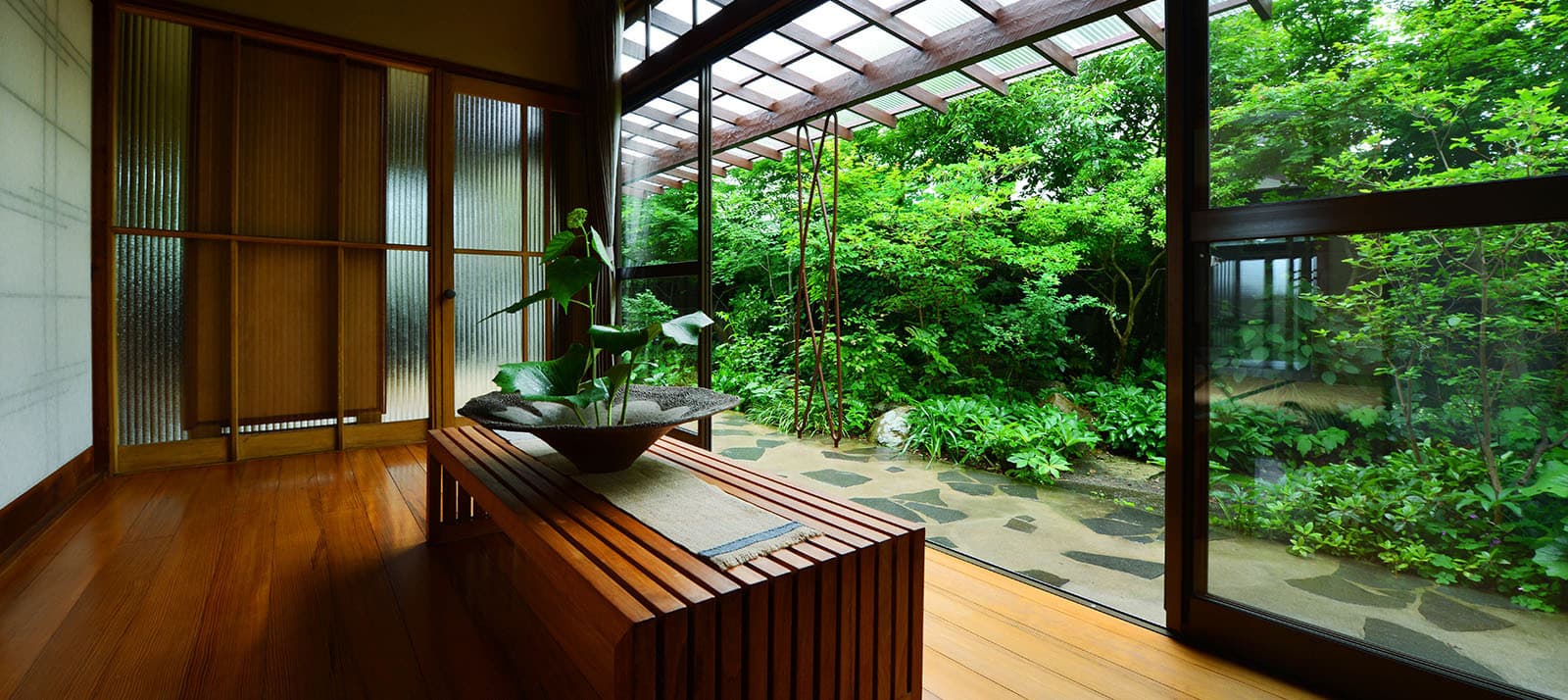 top-visual_inbe_005.jpg